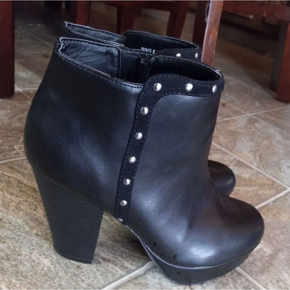 Report Black Heel Boot Size 8